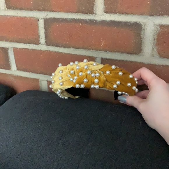 Knotted Pearl Headband - Gold NWOT - Picture 2 of 2